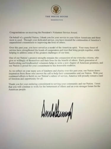 生徒との会話③　～トランプ前大統領のサインは○○に見える～